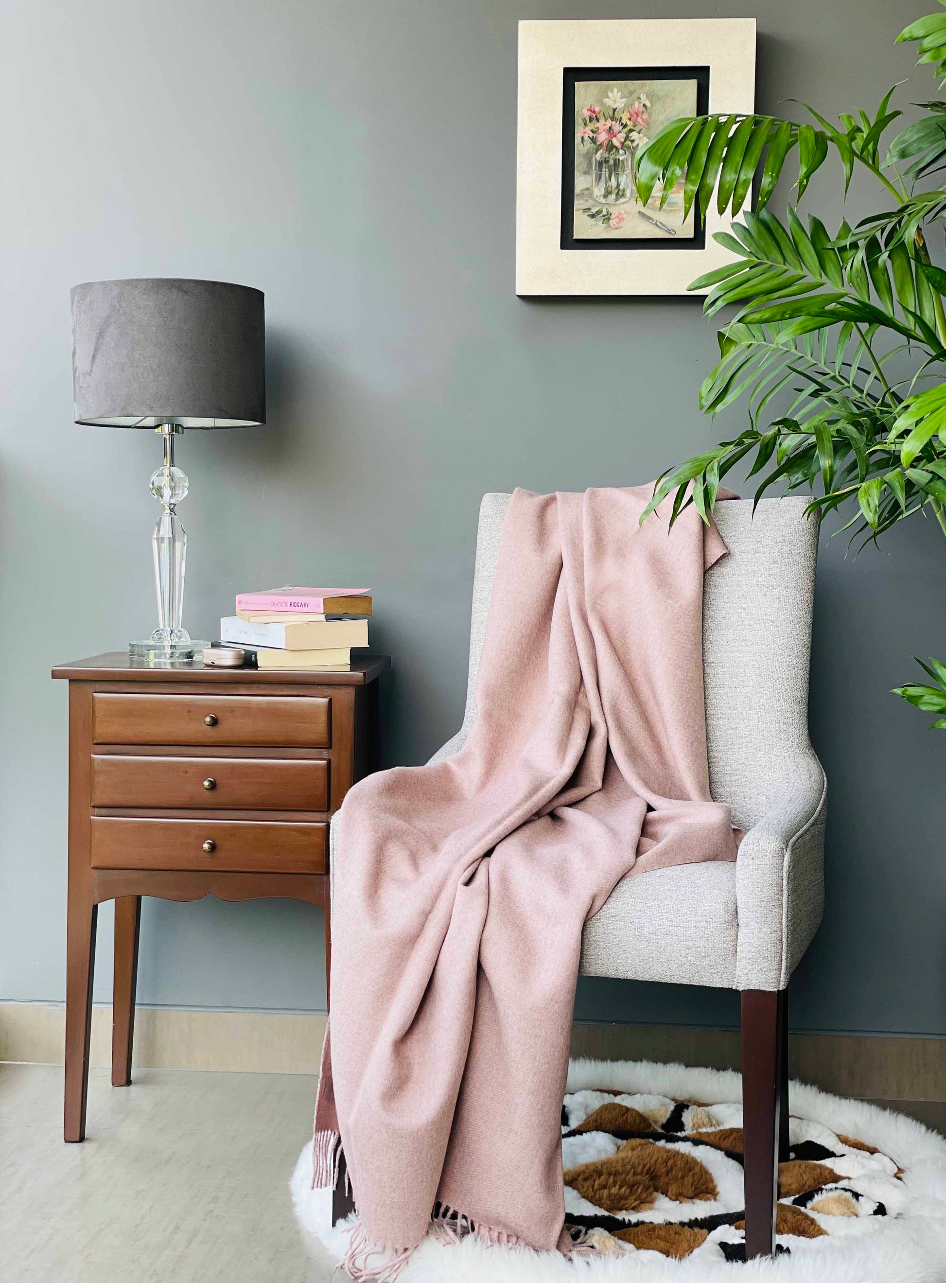 Blanket from alpaca wool in pink color