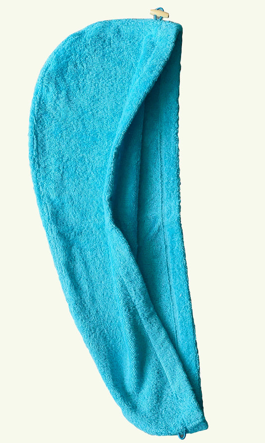 turban with button in blue colour