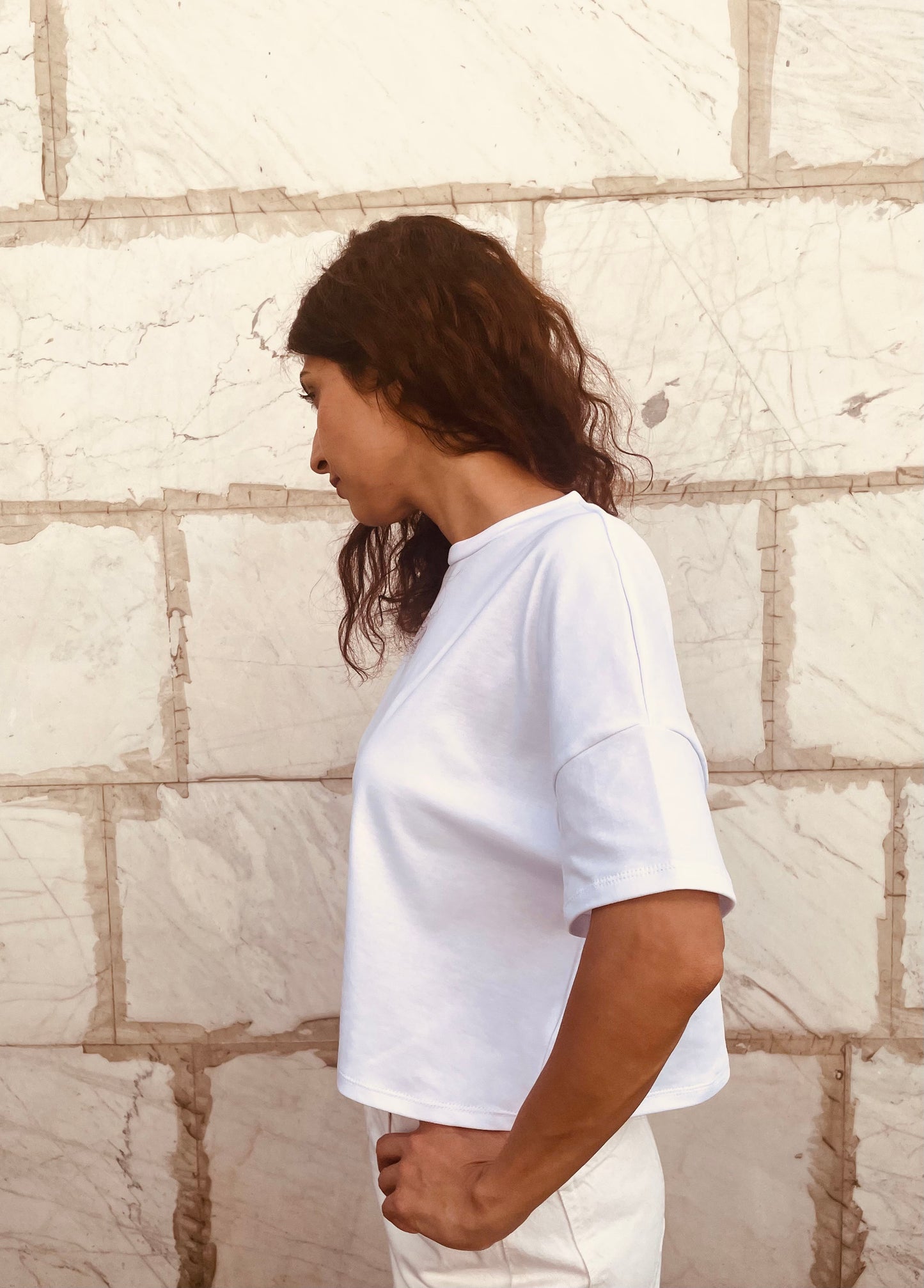 women cotton short t-shirt in white color