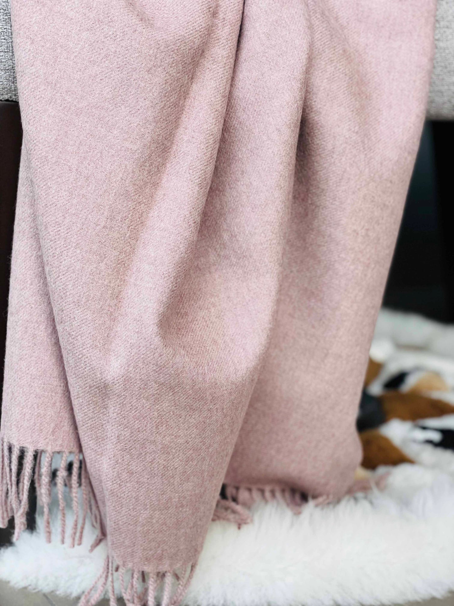 Blanket from alpaca wool in pink color