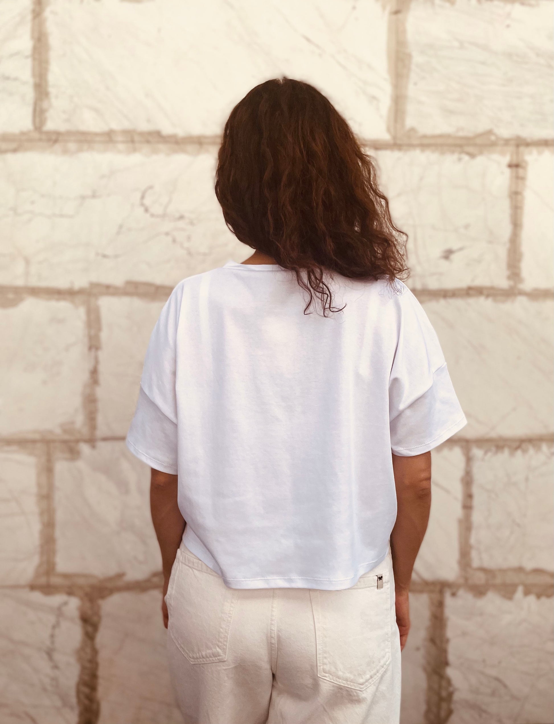 women cotton short t-shirt in white color